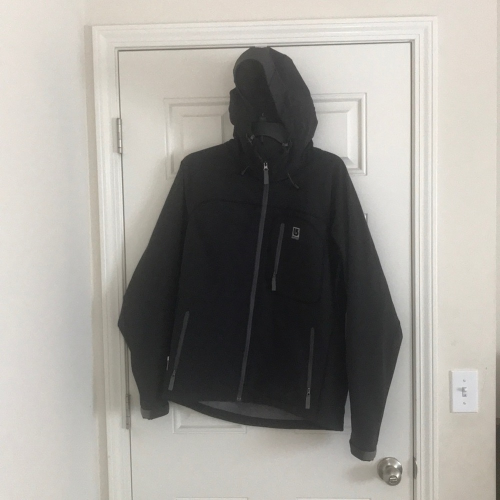Burton heavyweight softshell w/hood, size M.